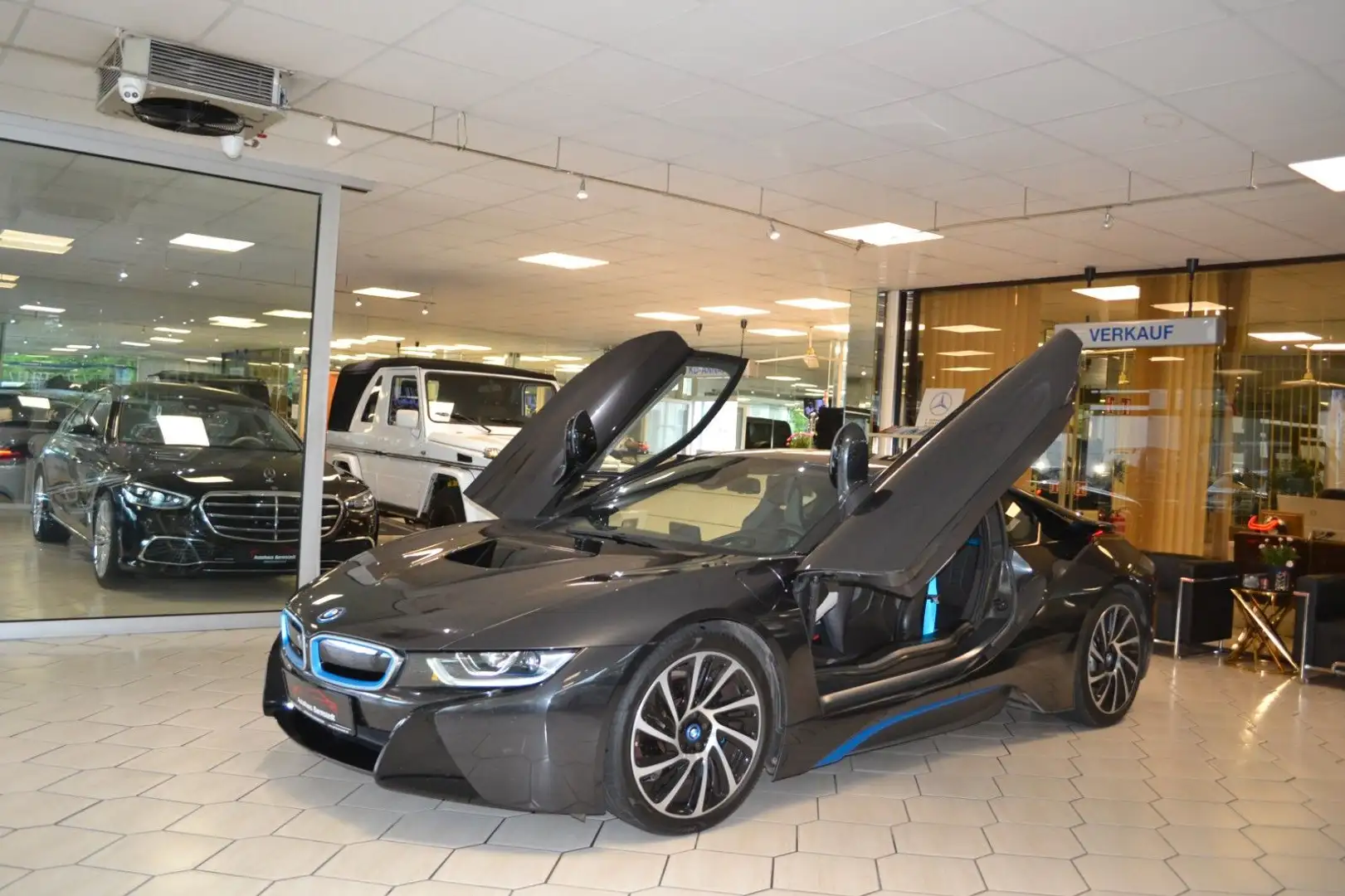 BMW i8 Coupe AWD  - Head Up Schwarz - 1