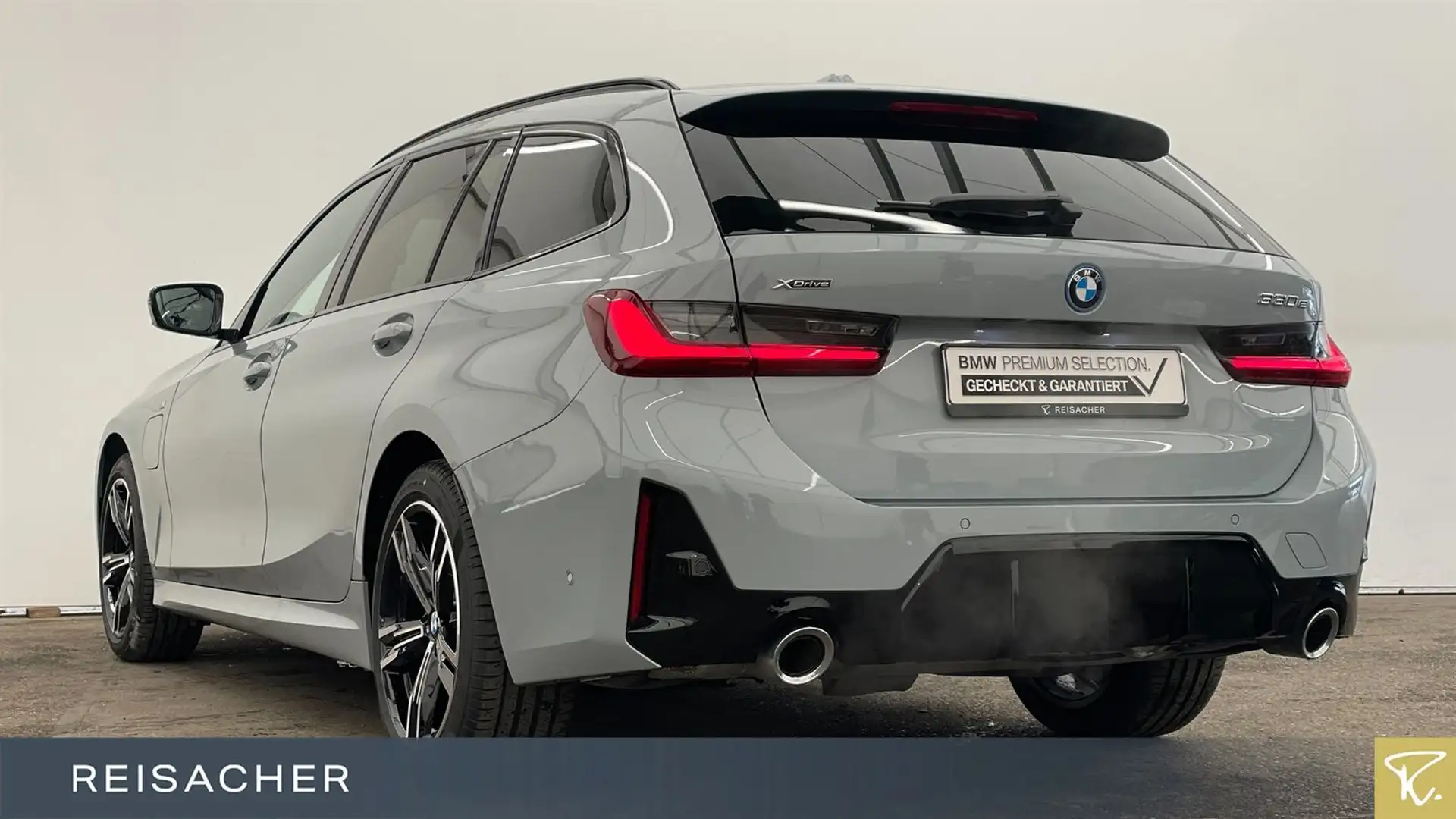 BMW 330 e xDrive Tou M Sport AHK Pano 360 H&K HuD 18" Grau - 2