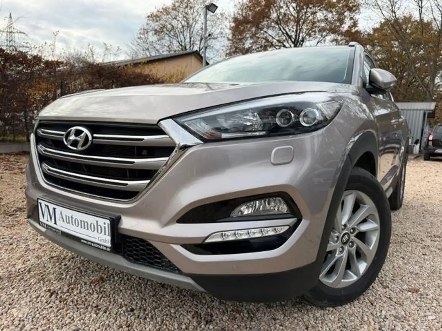 Hyundai TUCSON Style 4WD AHK*Kamera*Tempo*Navi*1.Hand Grau - 1