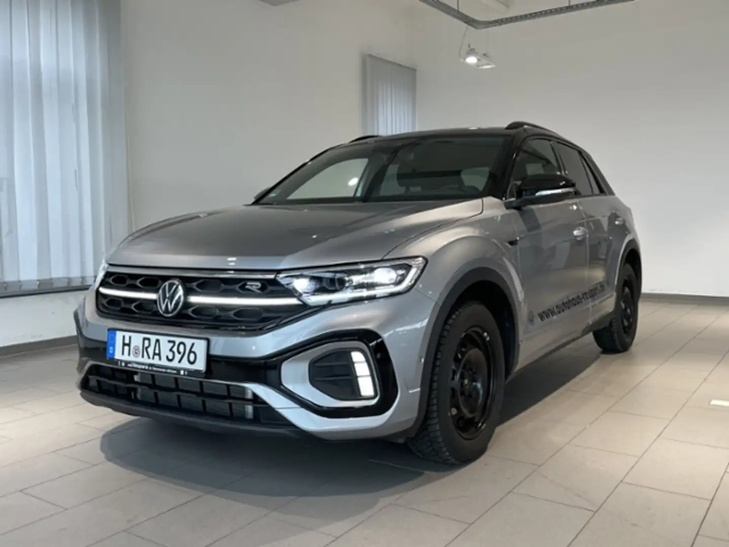 Volkswagen T-Roc 1.5 TSI DSG R-Line +AHK+NAVI+BLACK STYLE+KAM Silber - 2