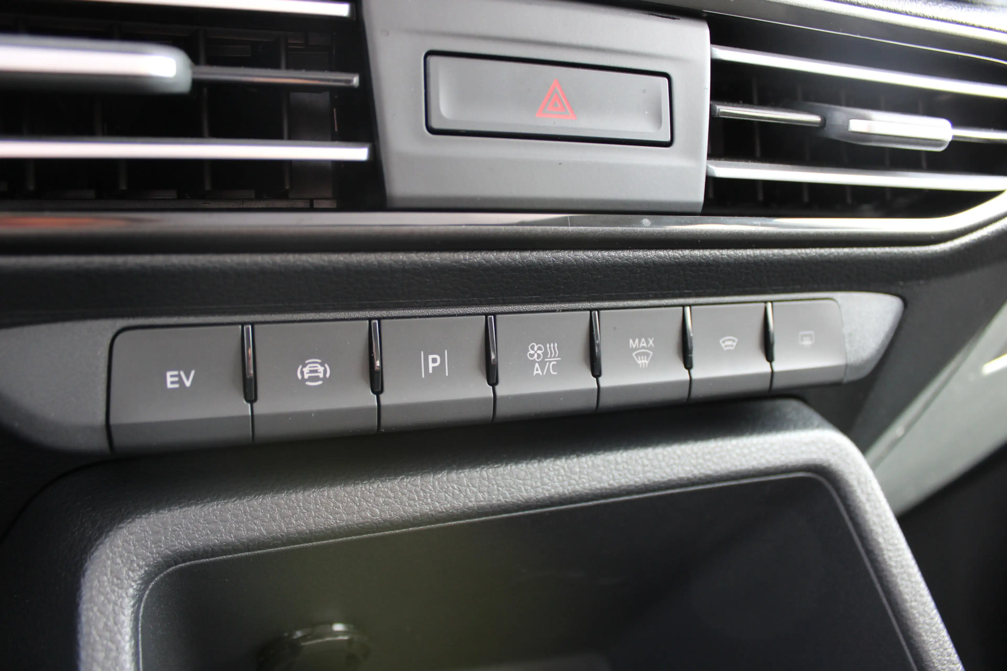 Ford Tourneo Connect 7P 1.5 EcoBoost 150PK PHEV L2 Active |PANO-DAK|ACC — photo 27