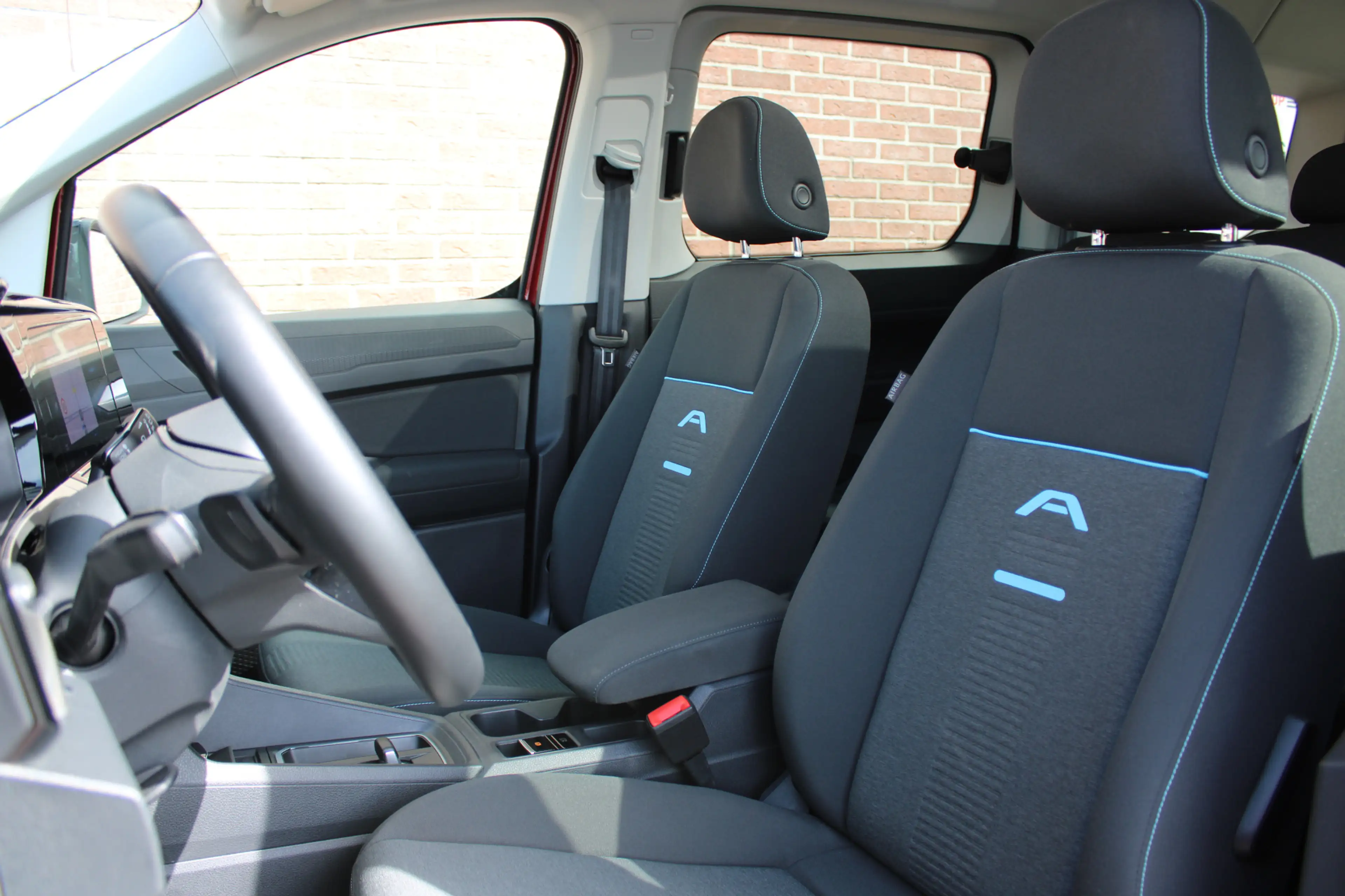 Ford Tourneo Connect 7P 1.5 EcoBoost 150PK PHEV L2 Active |PANO-DAK|ACC — photo 3