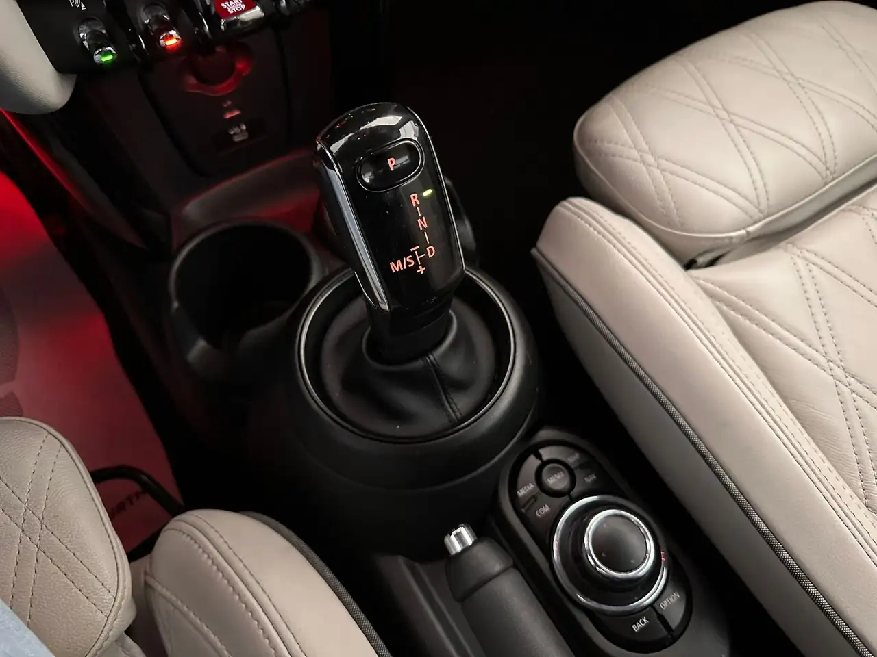 MINI John Cooper Works Cabrio Cabrio 2.0 JCW JCW auto 11