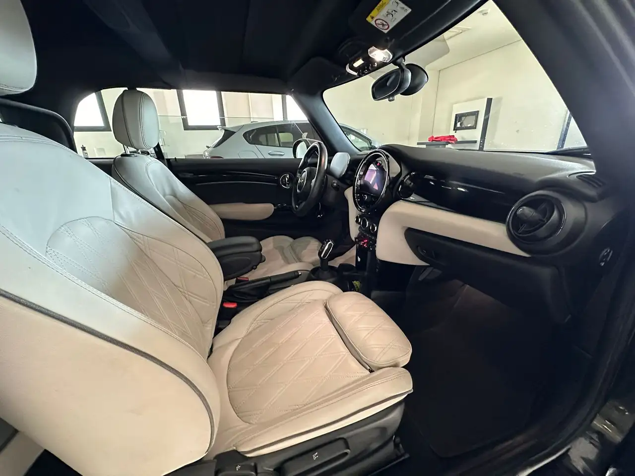MINI John Cooper Works Cabrio Cabrio 2.0 JCW JCW auto 10