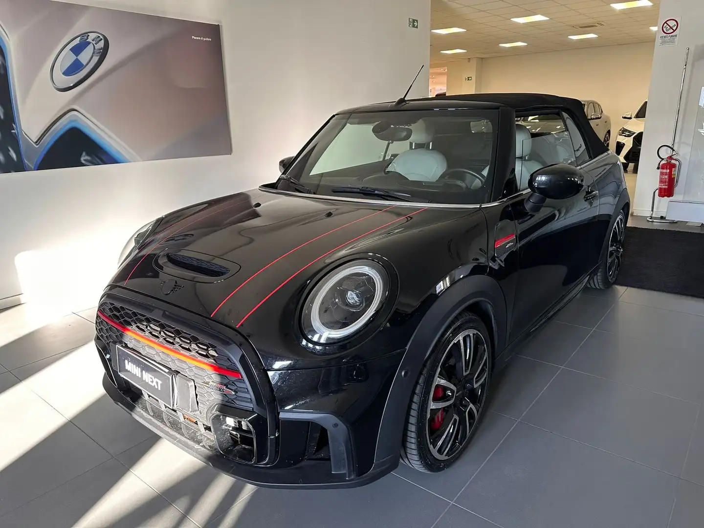 MINI John Cooper Works Cabrio Cabrio 2.0 JCW JCW auto Schwarz - 1
