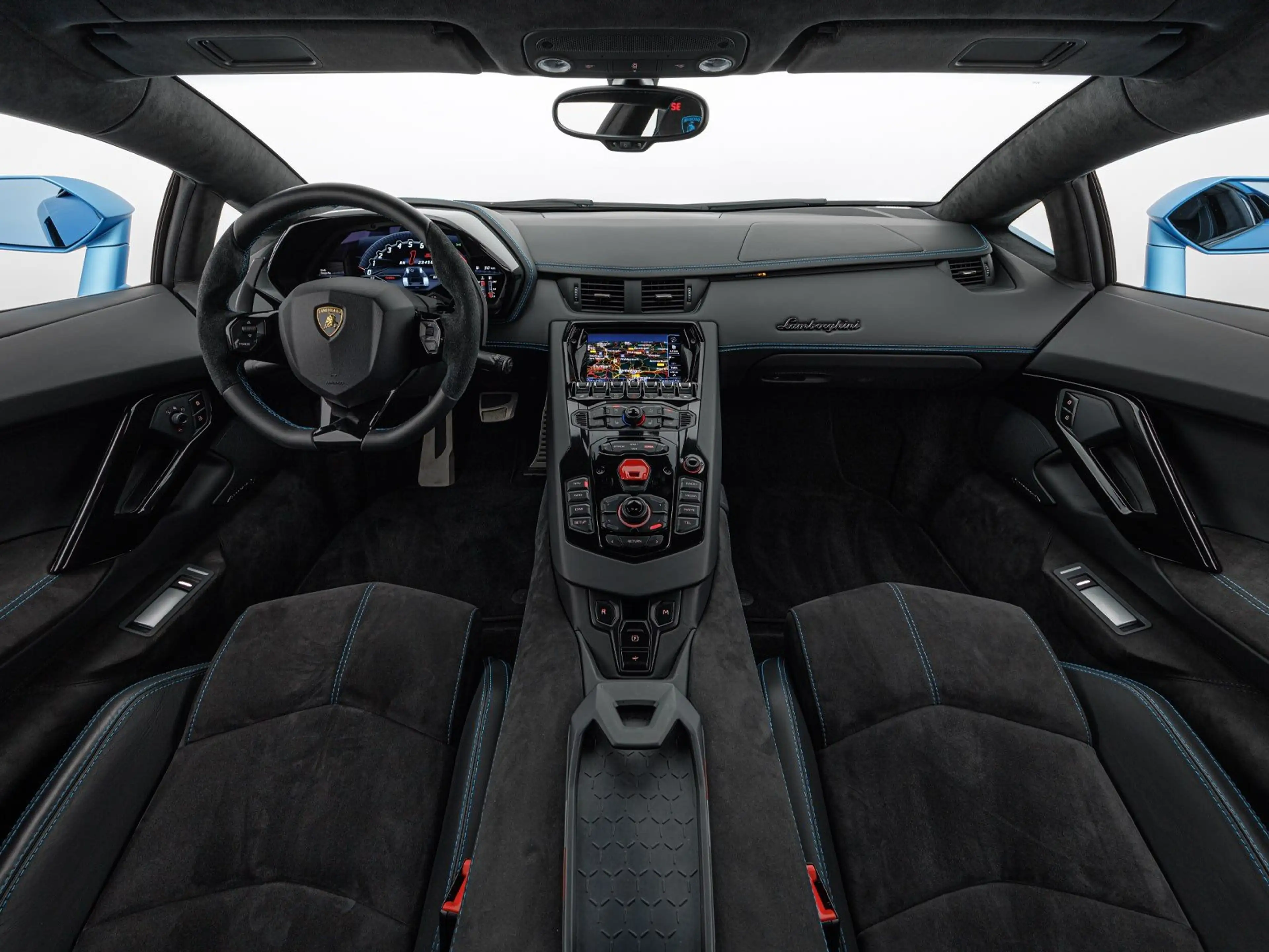 Lamborghini Aventador S Coupe — photo 6