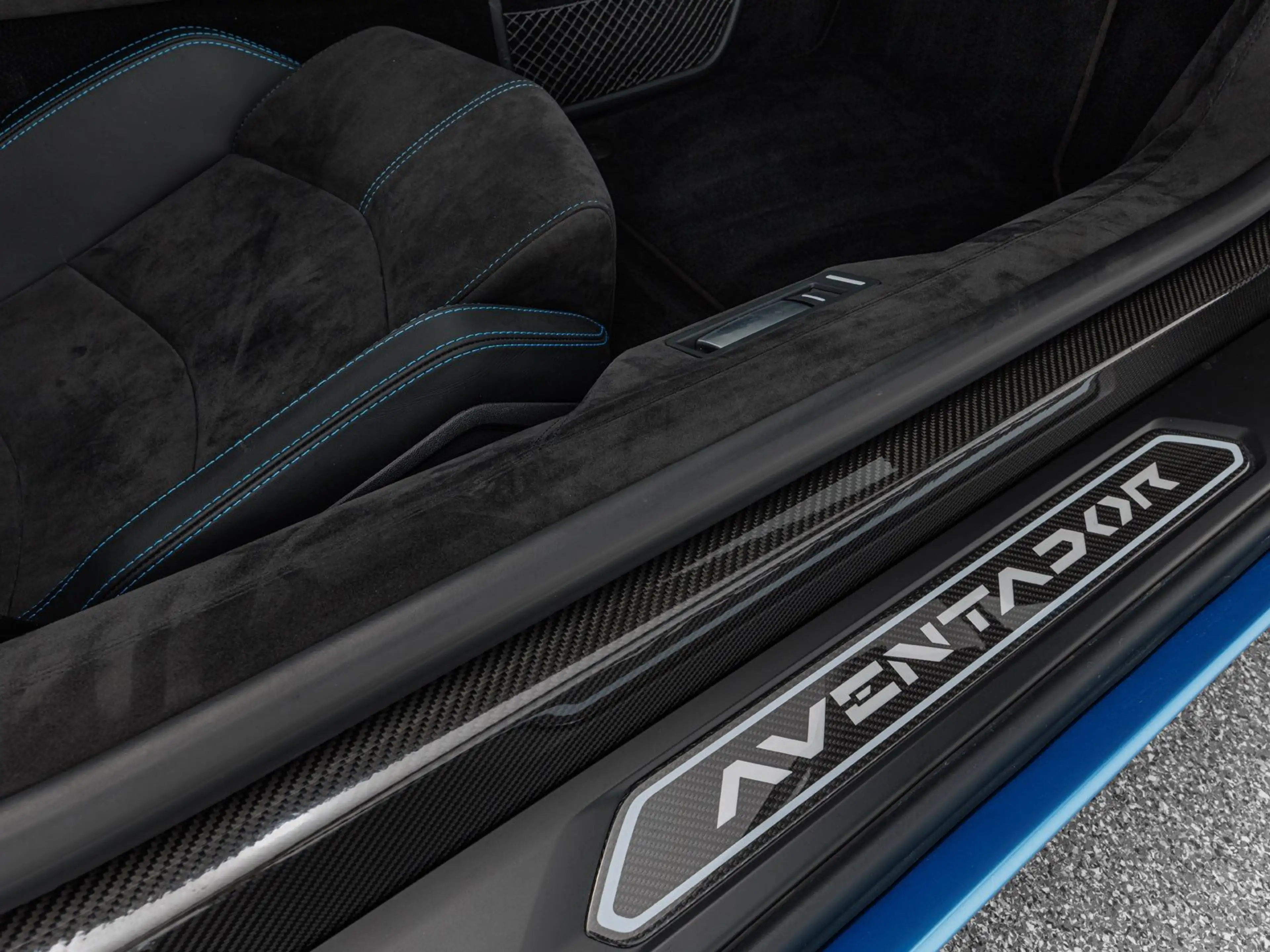 Lamborghini Aventador S Coupe — photo 14
