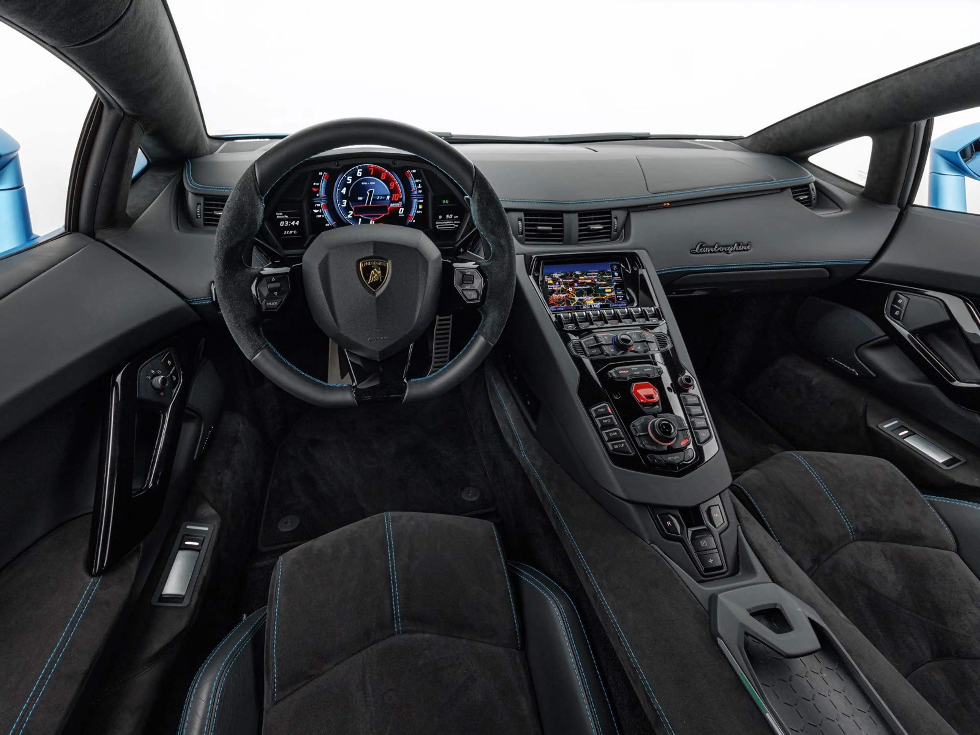 Lamborghini Aventador S Coupe — photo 7