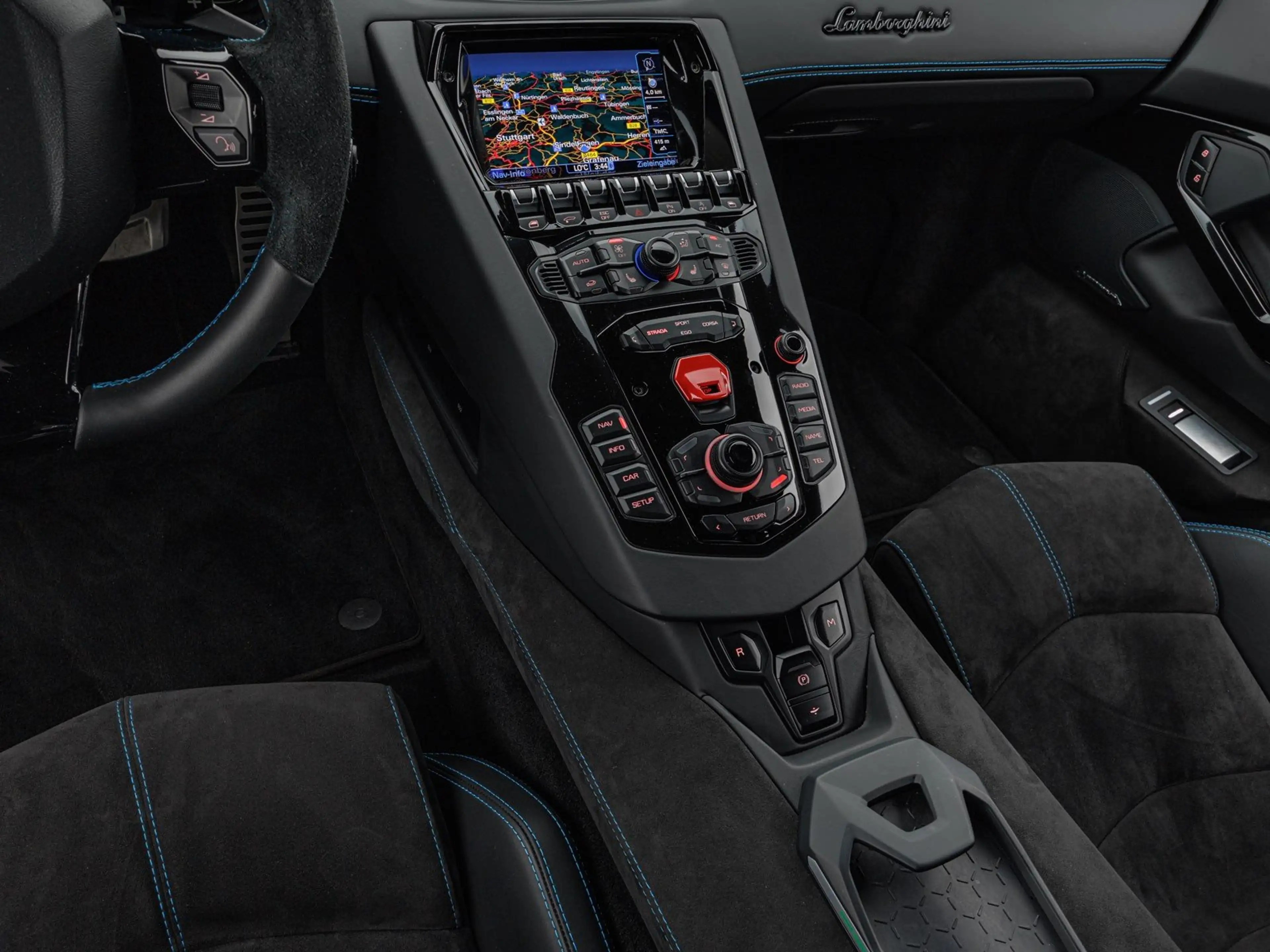Lamborghini Aventador S Coupe — photo 8