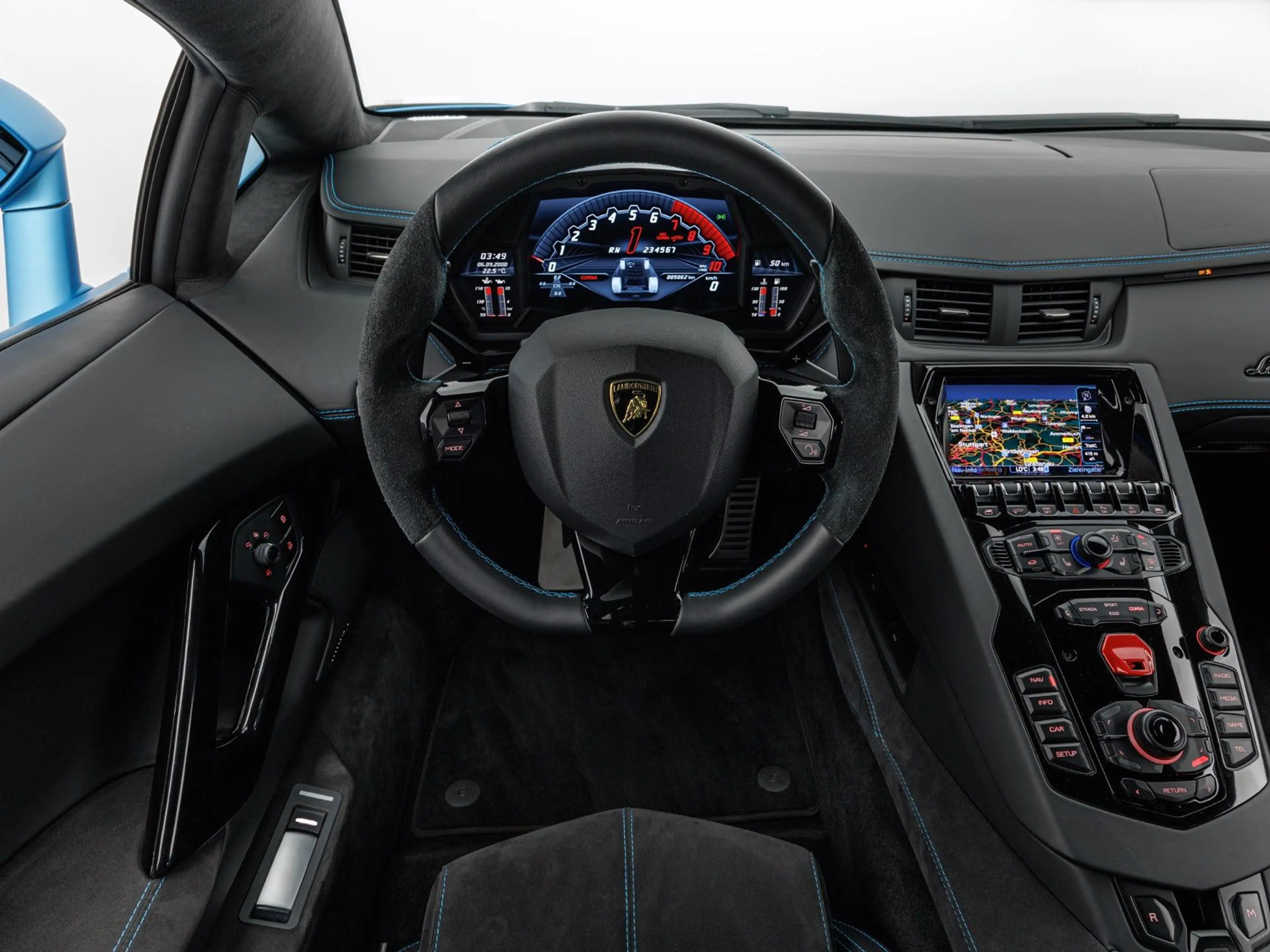 Lamborghini Aventador S Coupe — photo 9