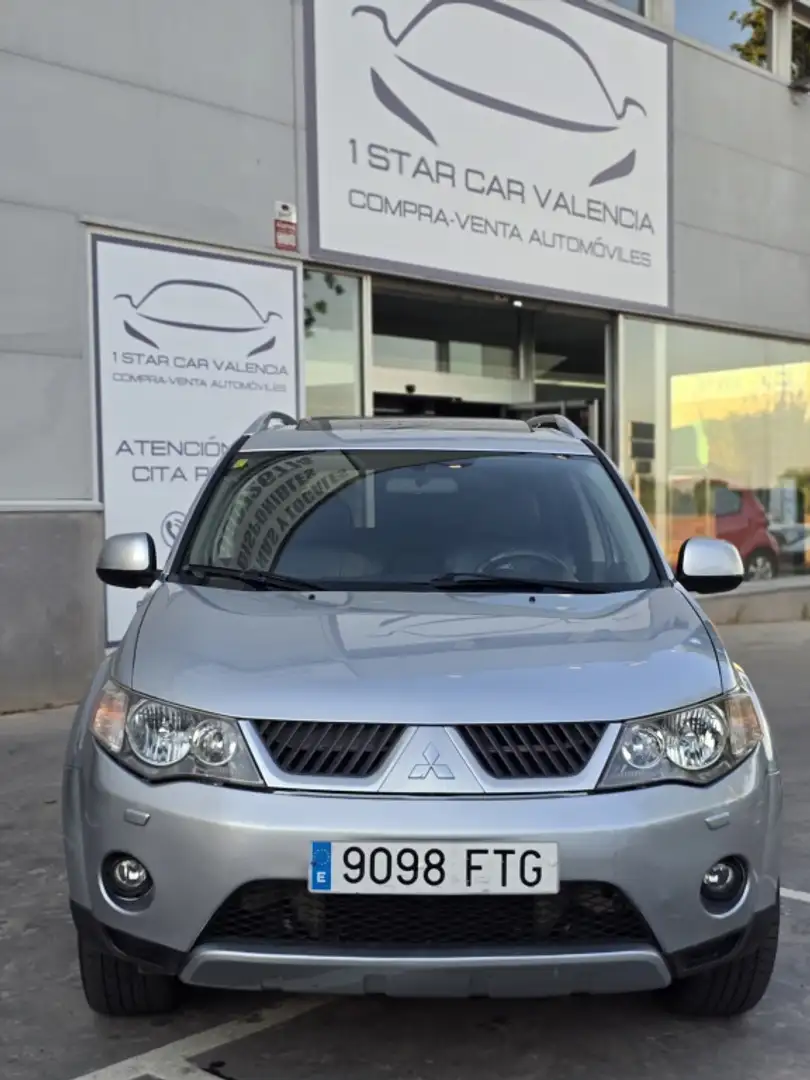 Mitsubishi Outlander 2.0DI-D Intense Серый - 1