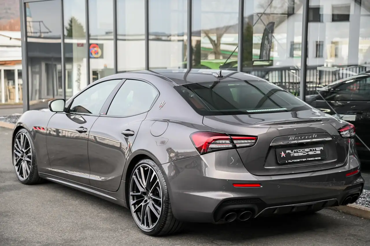 Maserati Ghibli 2021