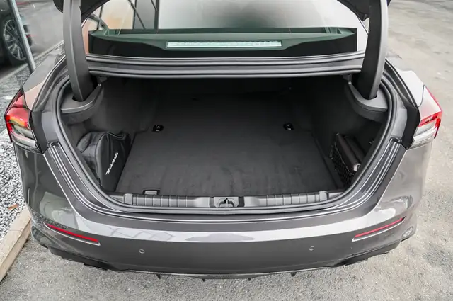 Maserati Ghibli view 8