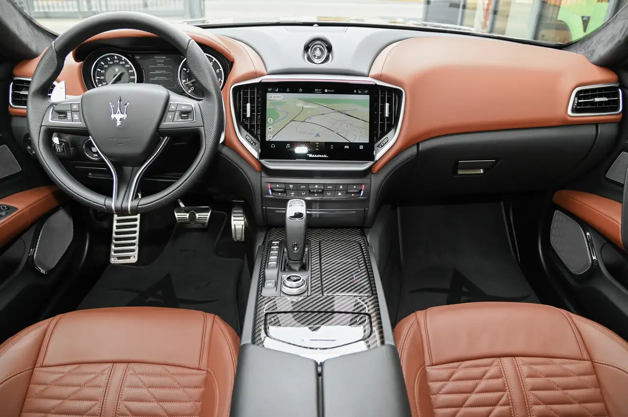 Maserati Ghibli 2021 — фото 10