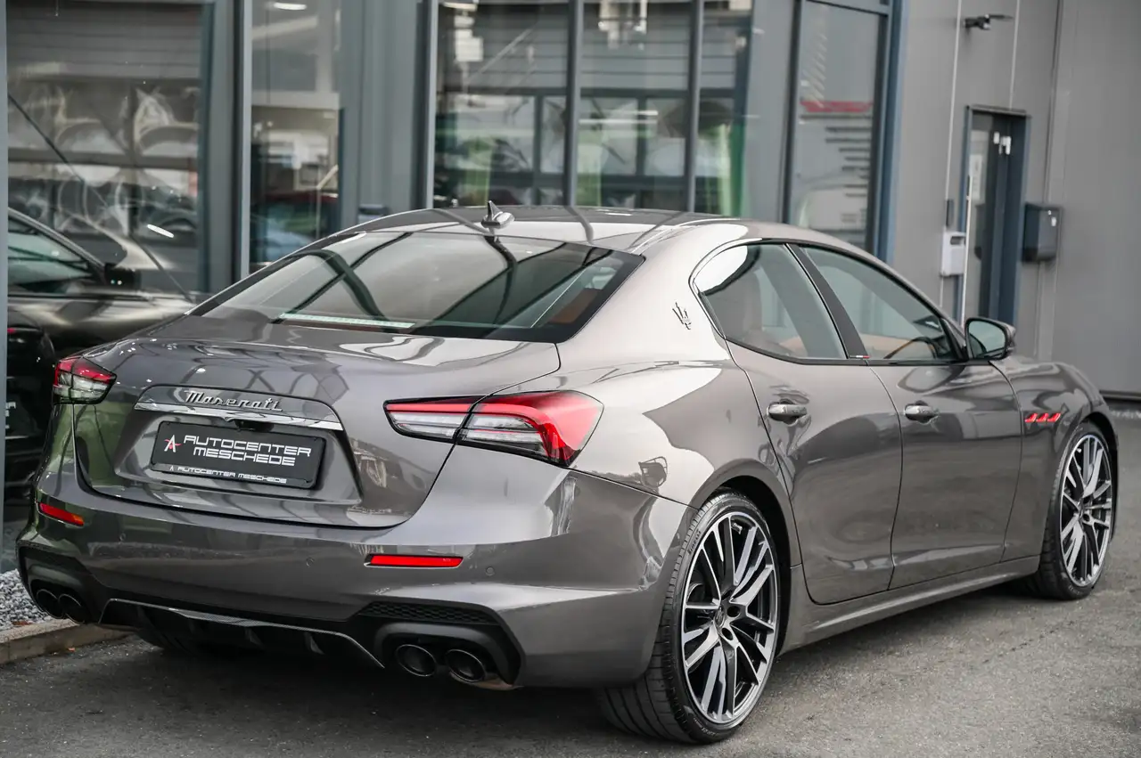 Maserati Ghibli 2021