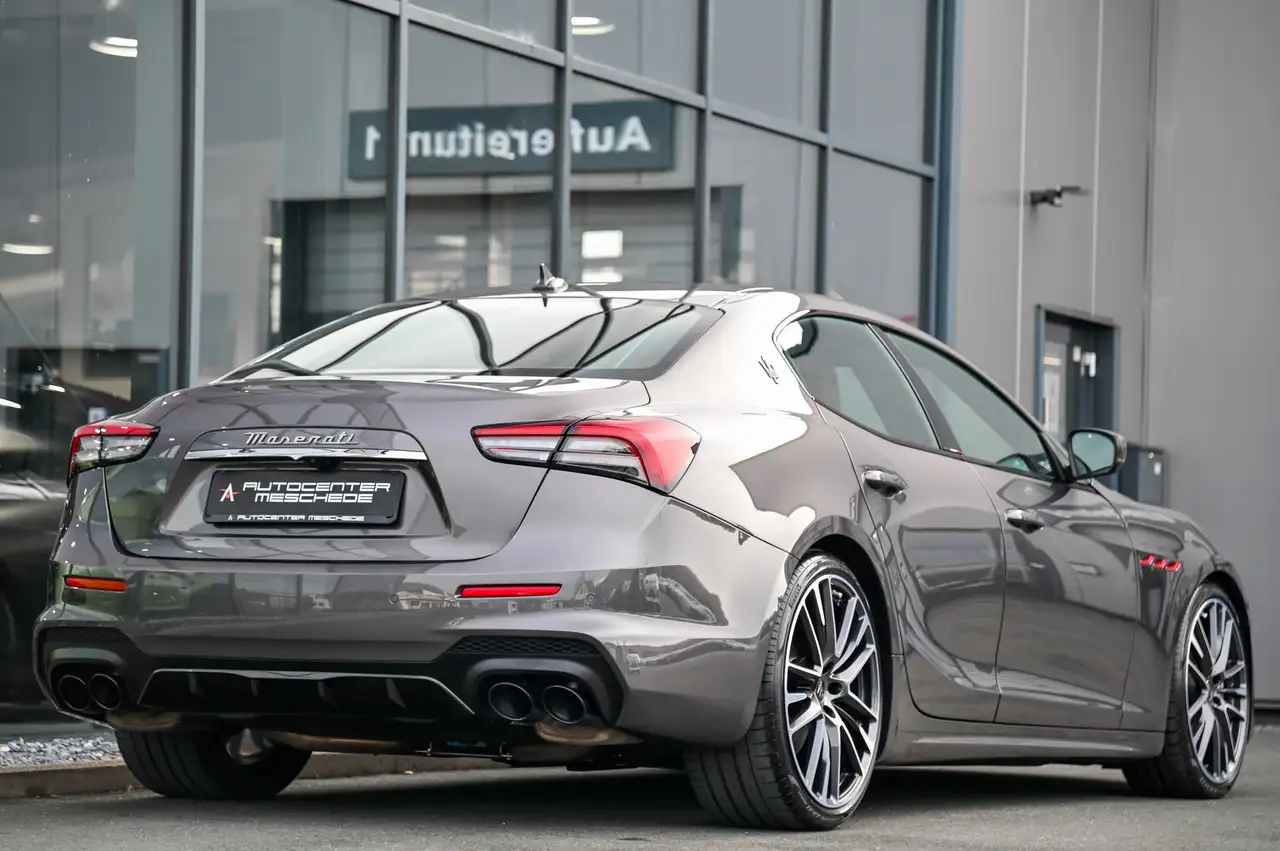 Maserati Ghibli 2021 — фото 33
