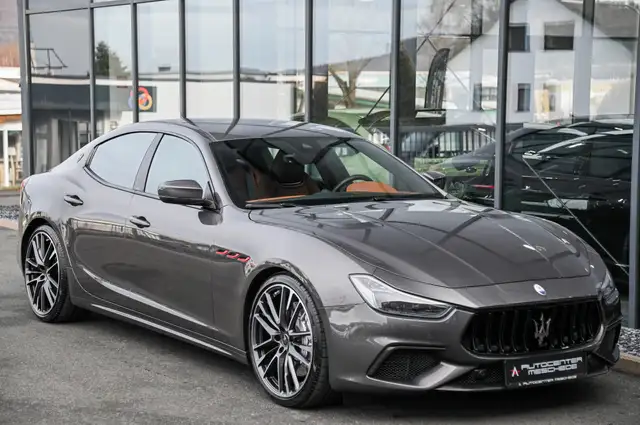 Maserati Ghibli view 3