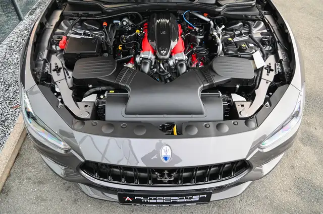 Maserati Ghibli view 7