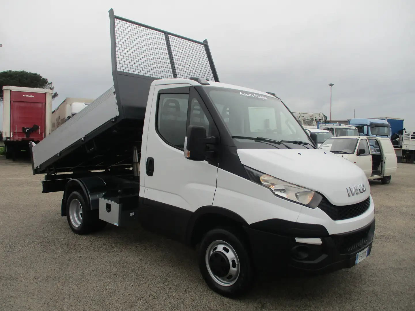 Iveco Daily 35 C 11 2.3 110CV E5 RIBALTABILE TRILATERALE Bianco - 1