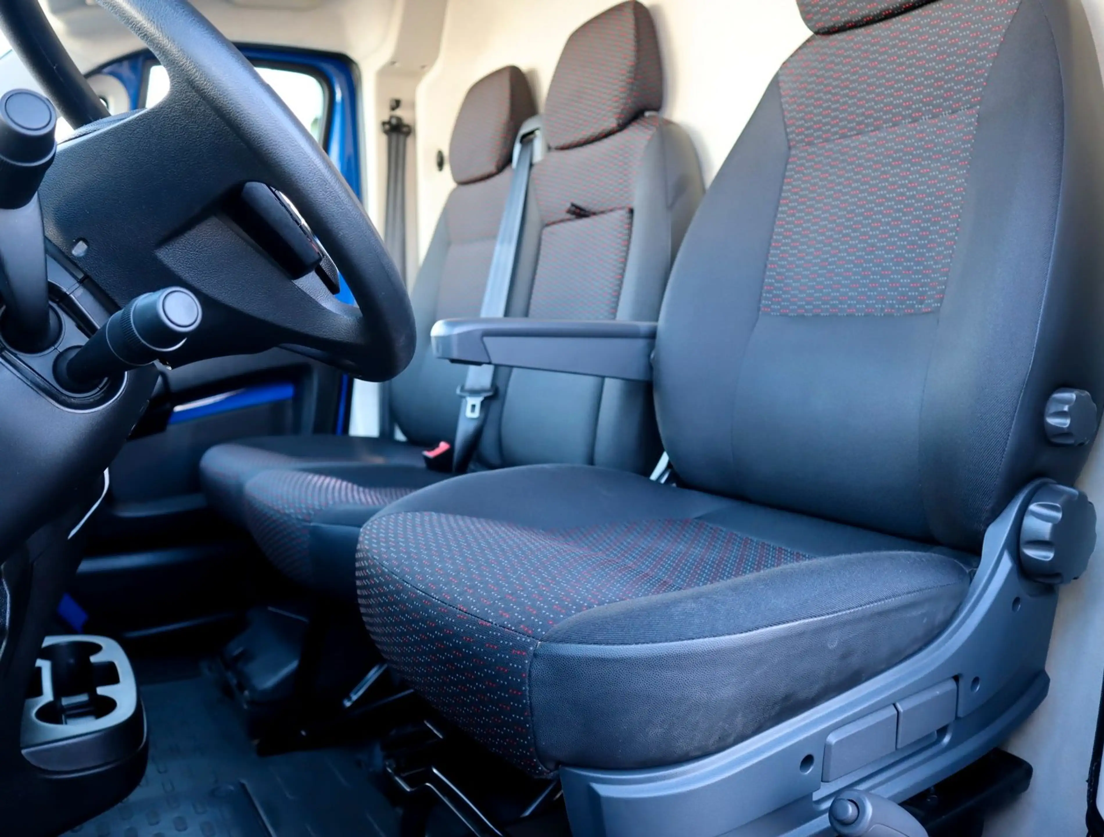 Peugeot Boxer Kasten 333 L2H2 BlueHDi 140 /Tempomat /PDC — photo 14