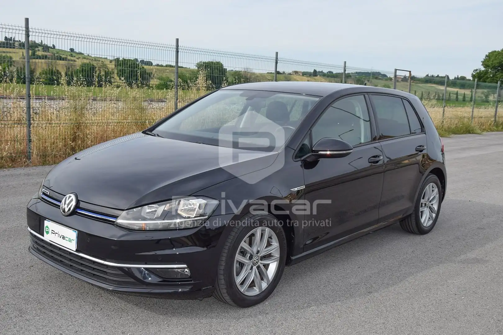 Volkswagen Golf Golf 1.5 TGI DSG 5p. Executive BlueMotion Technolo Zwart - 1