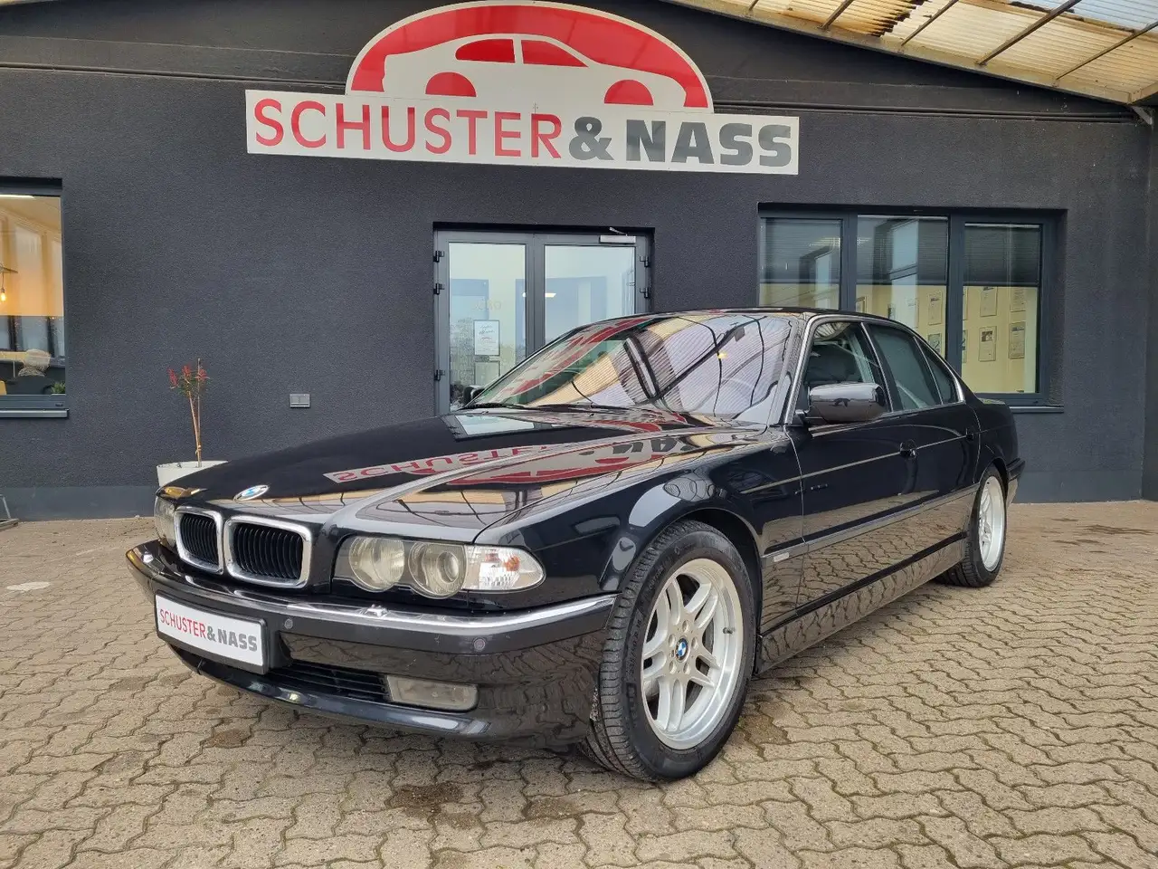 BMW 740