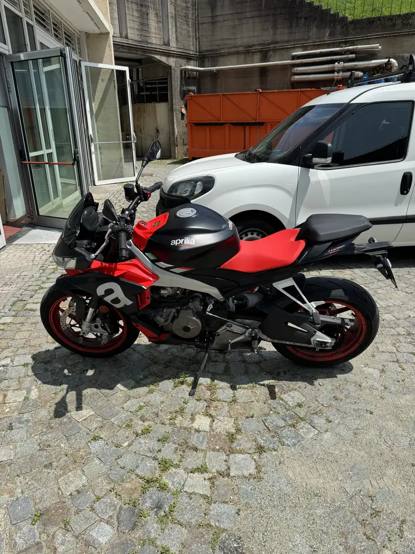 Aprilia Tuono - 1