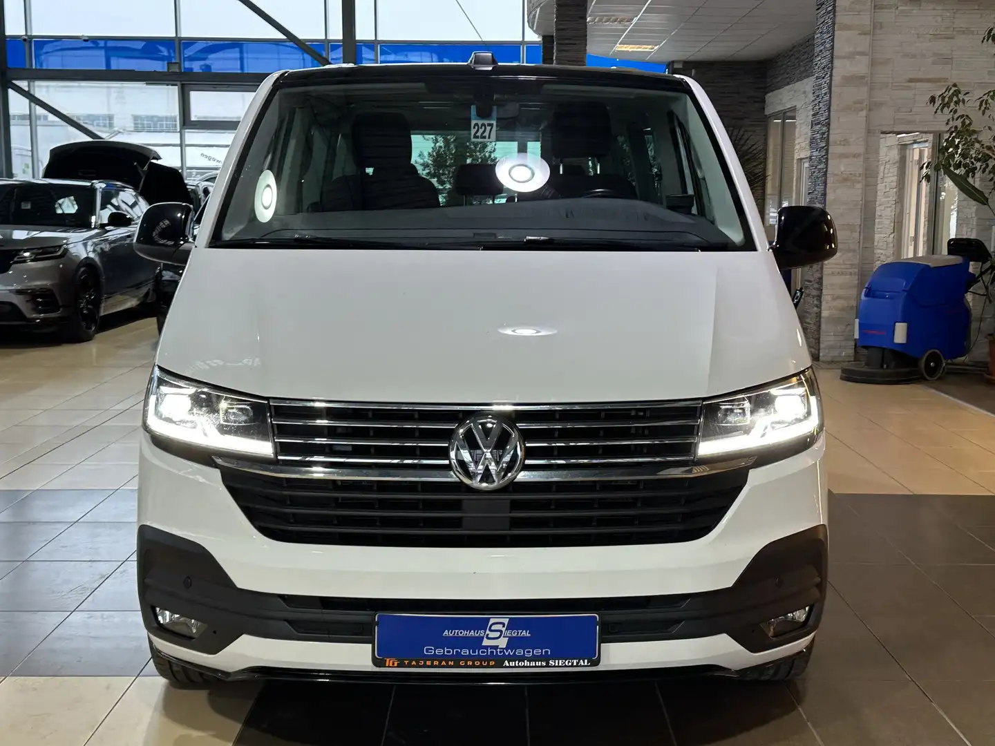 Volkswagen T6 Multivan Comfortline Edition Sport Standheiz. Weiß - 2
