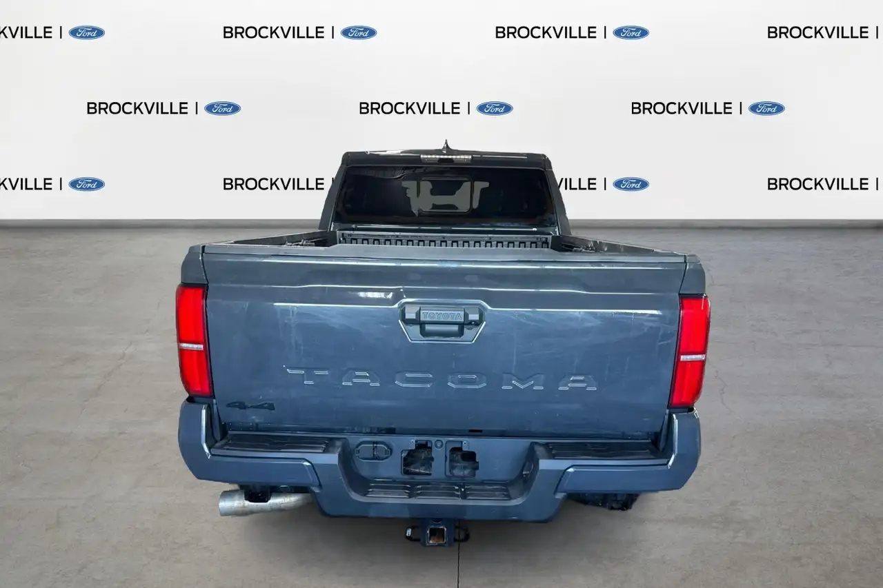 Toyota Tacoma снимка Toyota Tacoma
