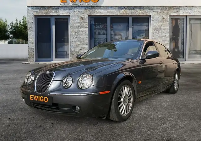 Jaguar S-Type 3.0 240 bva 2eme main-excellent etat-sieges chauffant-bluetooth- nav-cuir-suivi ok affaire +++