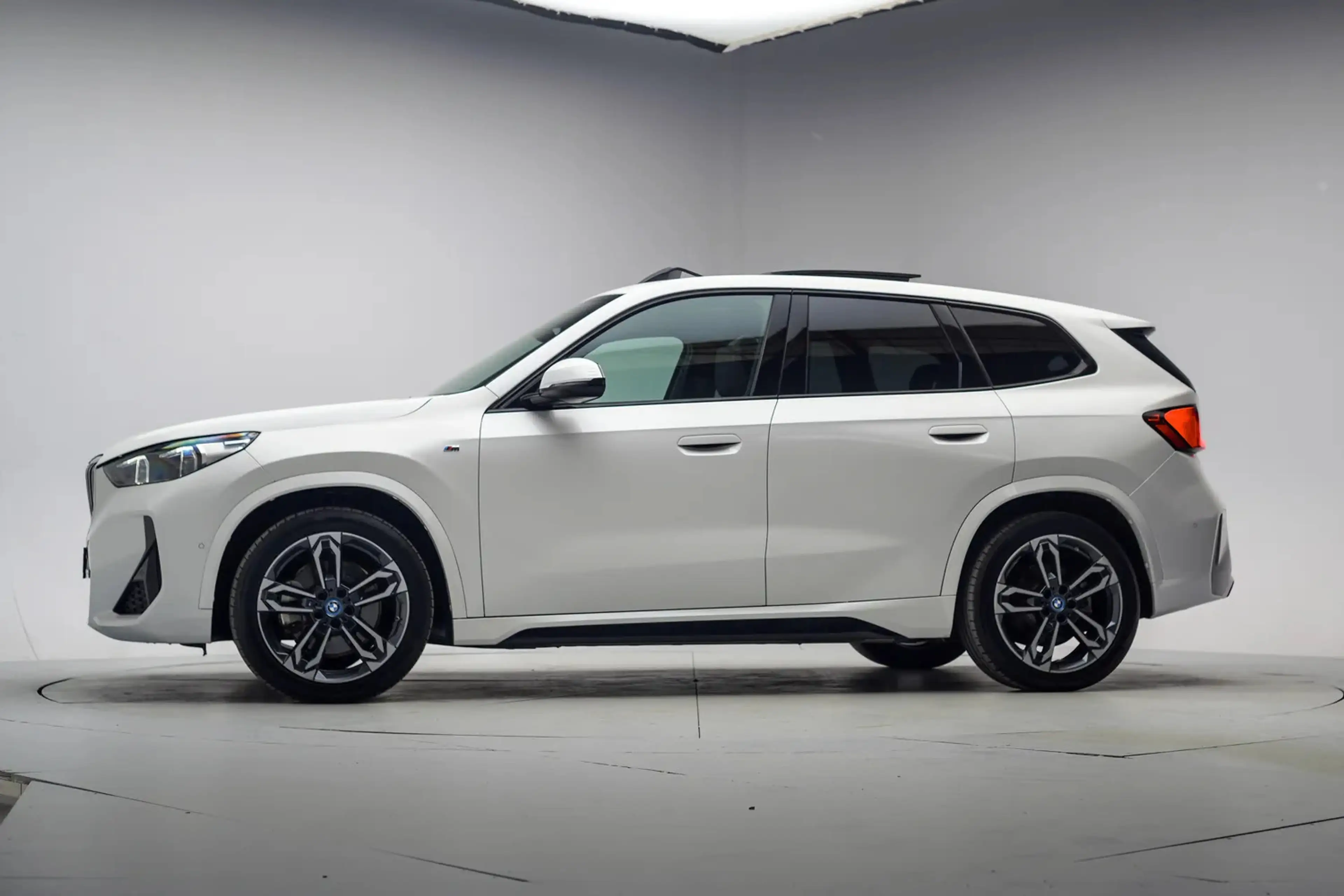 BMW iX1 xDrive30 M Sport [ Panorama Stuur-&Stoelverwarming — photo 2