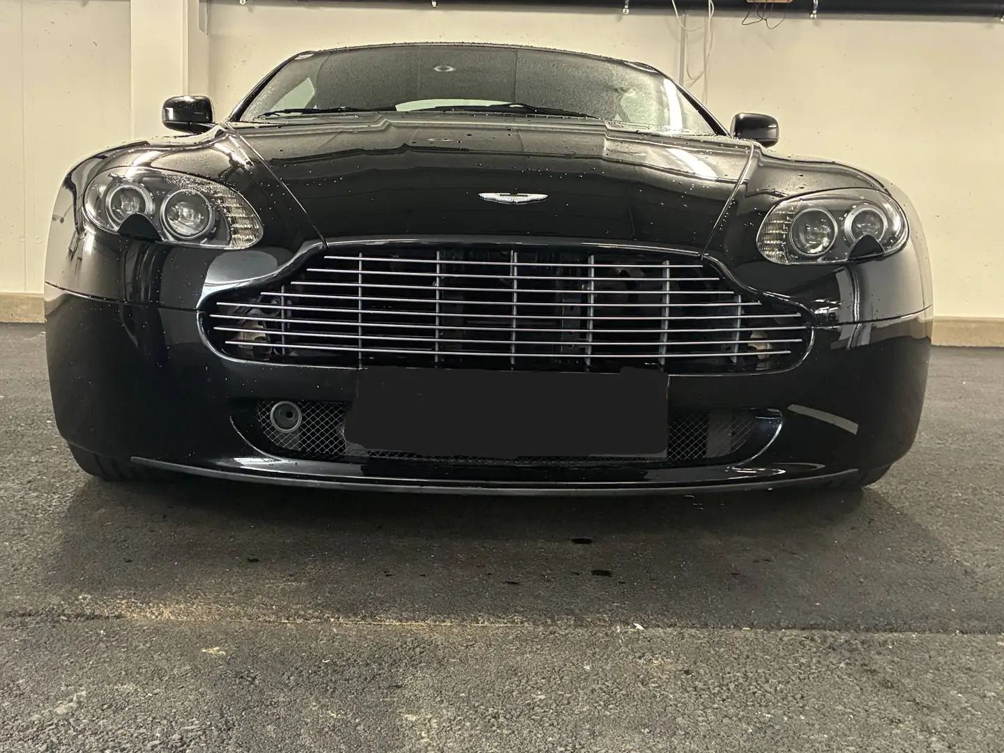Aston Martin Vantage V8 Vantage Sportwagen / Coupé Schwarz - 2