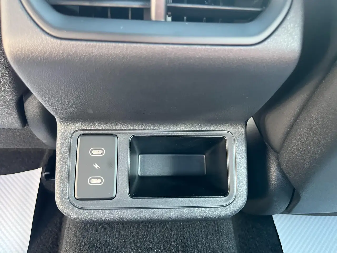 Kia K4 снимка Kia K4