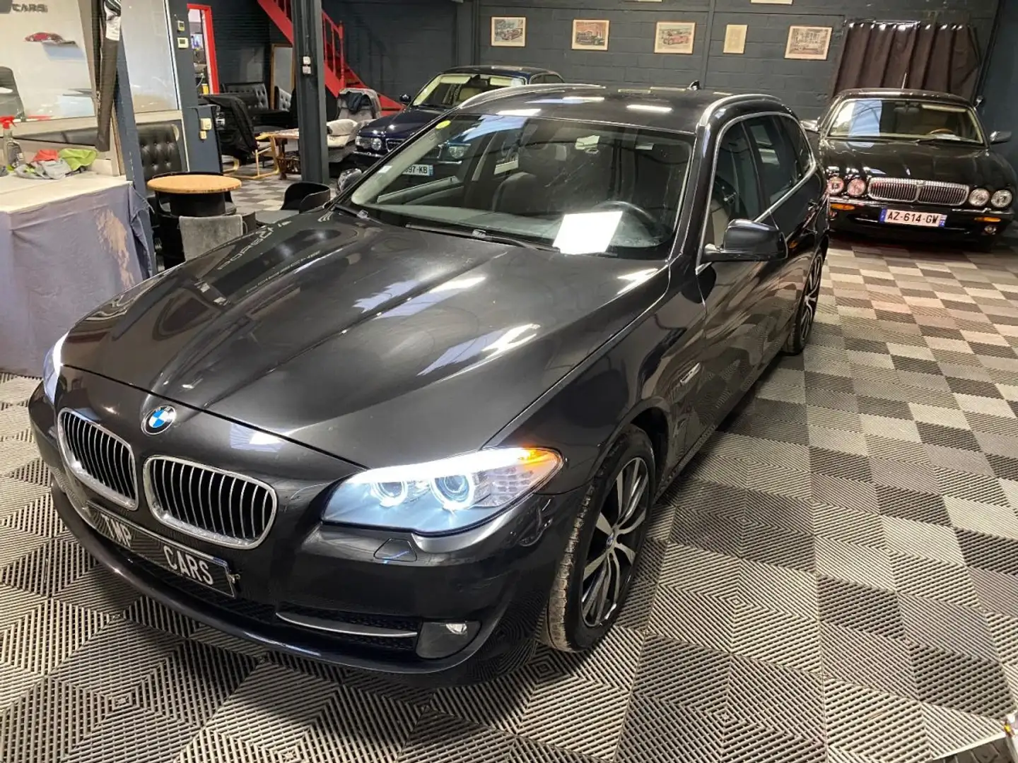 BMW 525 525dA xDrive 218ch Business F11 Noir - 2