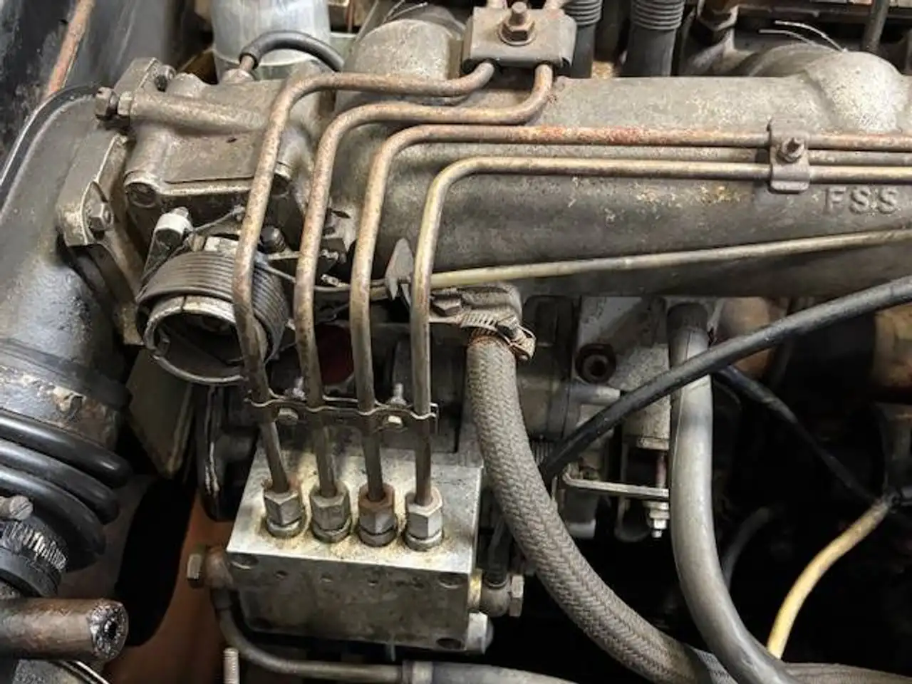 PEUGEOT 504 Cabriolet uit 1970 – een tijdloze klassieker, foto 6