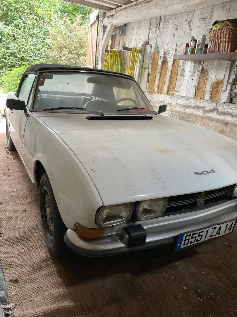 Peugeot 504 PEUGEOT 504 Cabriolet uit 1970 – een tijdloze klassieker Weiß - 1