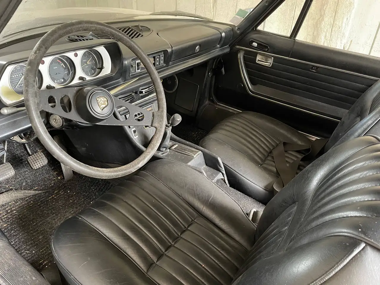 PEUGEOT 504 Cabriolet uit 1970 – een tijdloze klassieker, foto 3