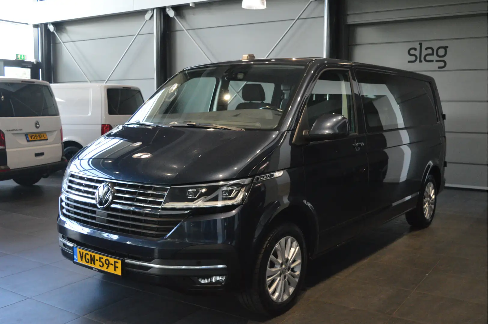 Volkswagen T6.1 Transporter 2.0 TDI L2H1 DC BULLI navi cruise led pdc trekhaak Blauw - 2