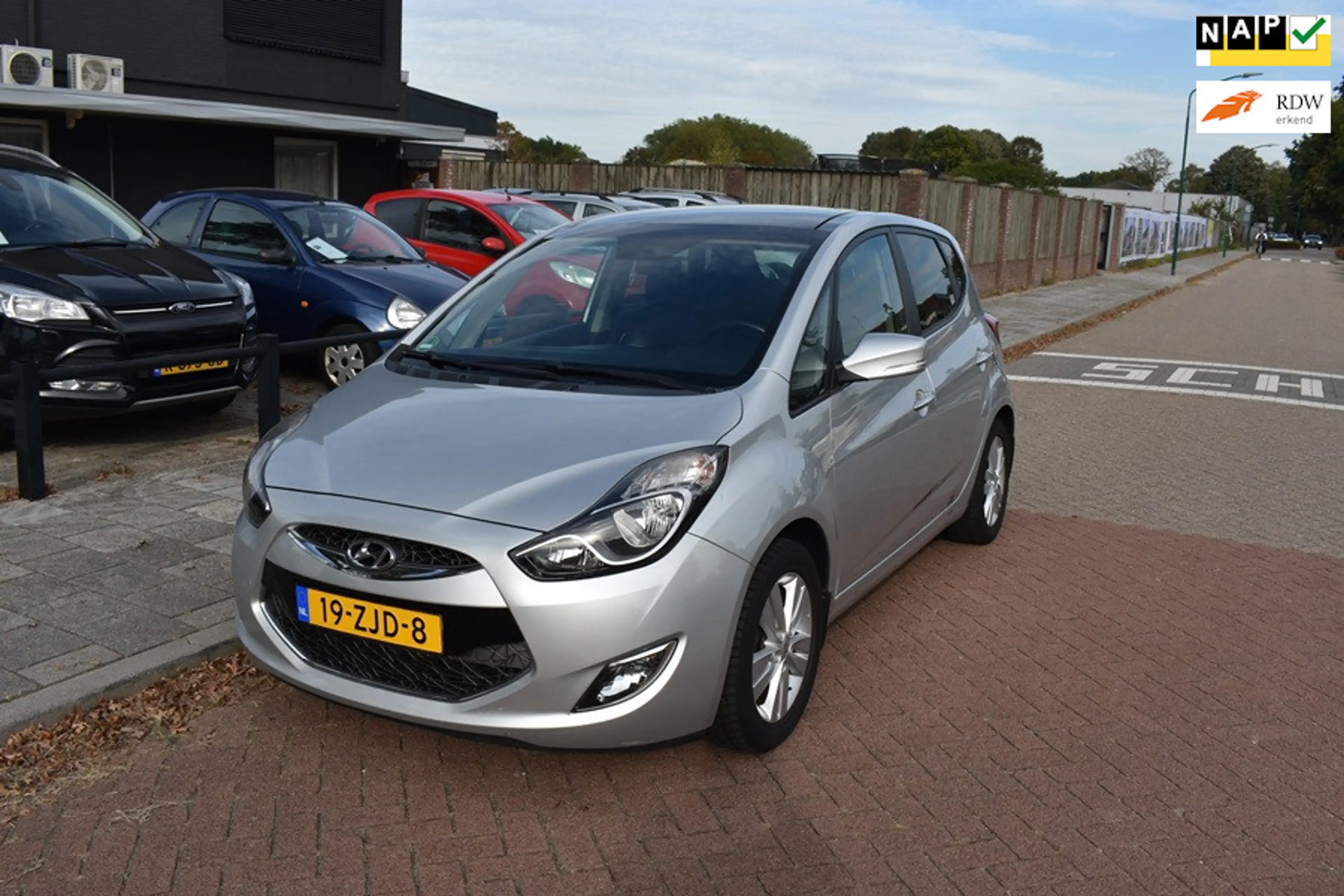 Hyundai iX20 1.6i i-Catcher Automaat/Pano dak/leder bekl/camera
