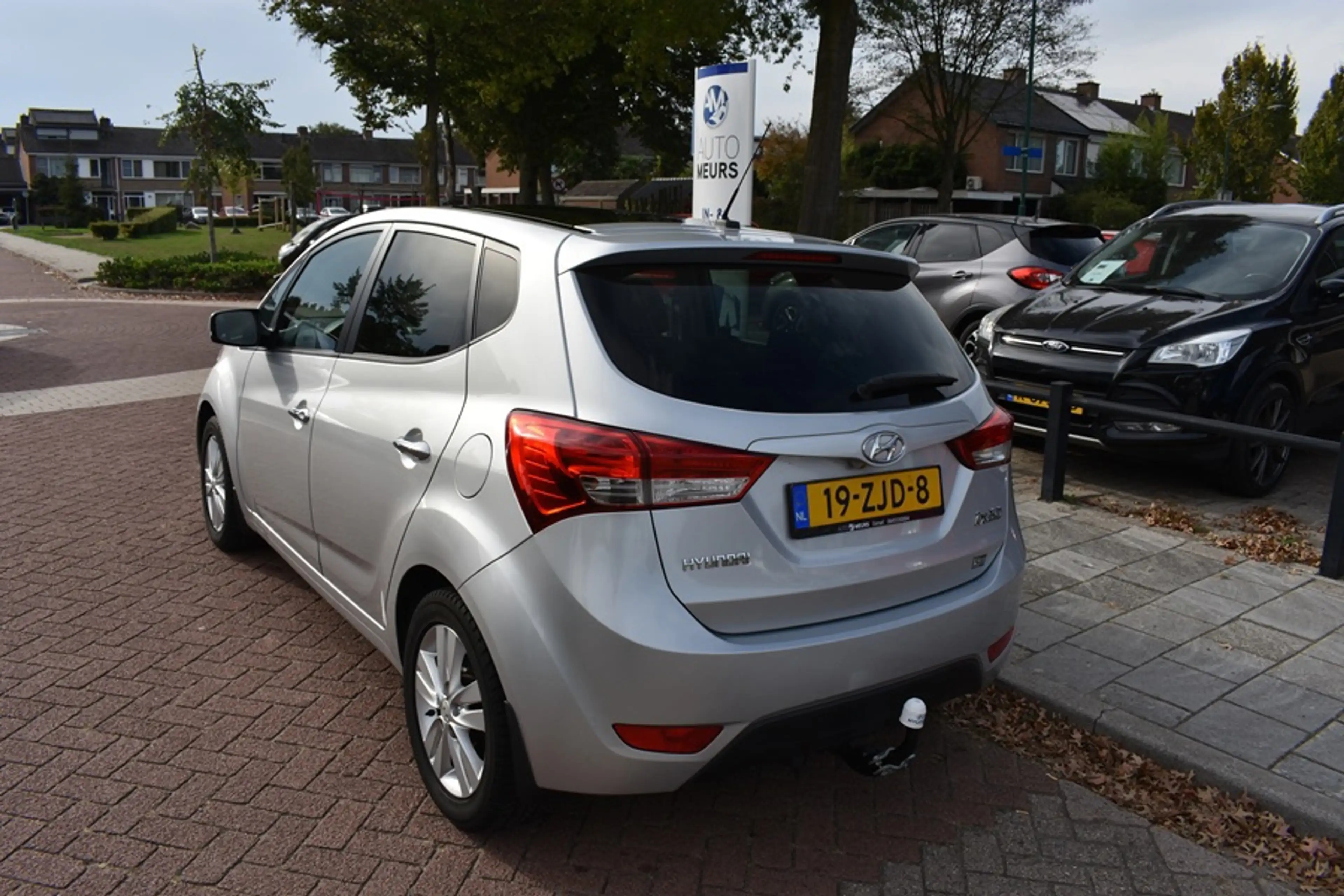 Hyundai iX20 1.6i i-Catcher Automaat/Pano dak/leder bekl/camera — photo 6
