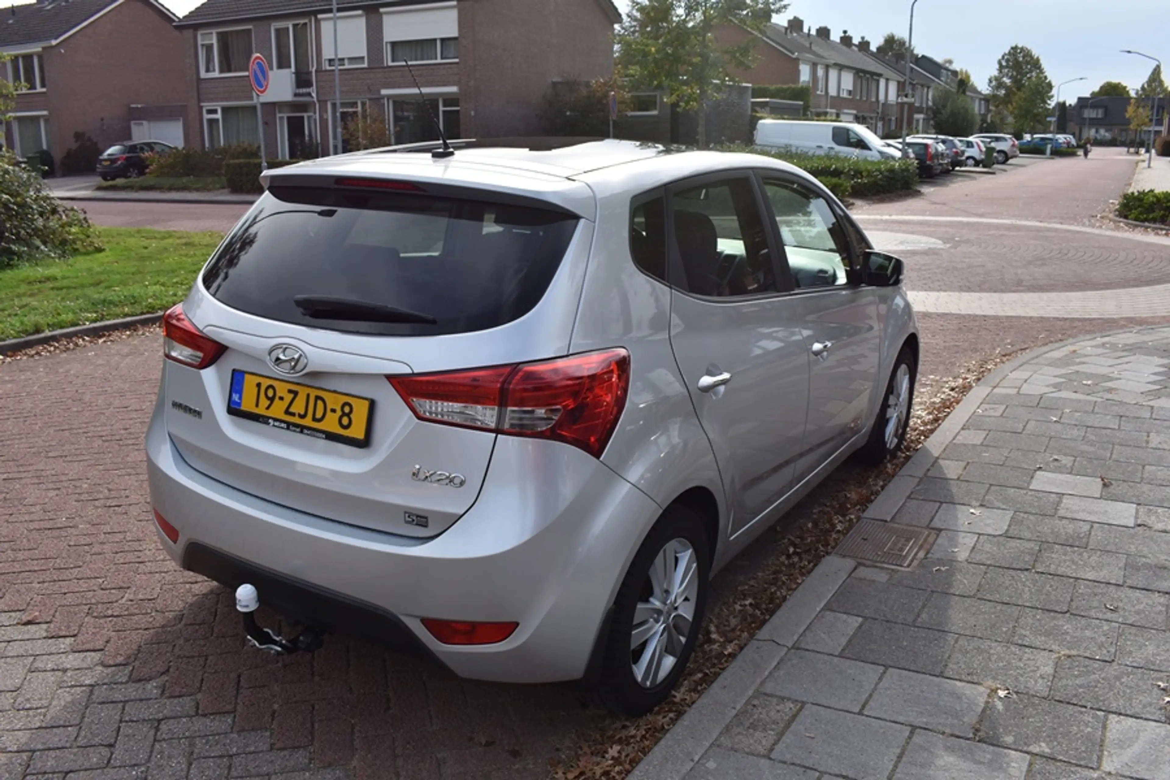 Hyundai iX20 1.6i i-Catcher Automaat/Pano dak/leder bekl/camera — photo 4