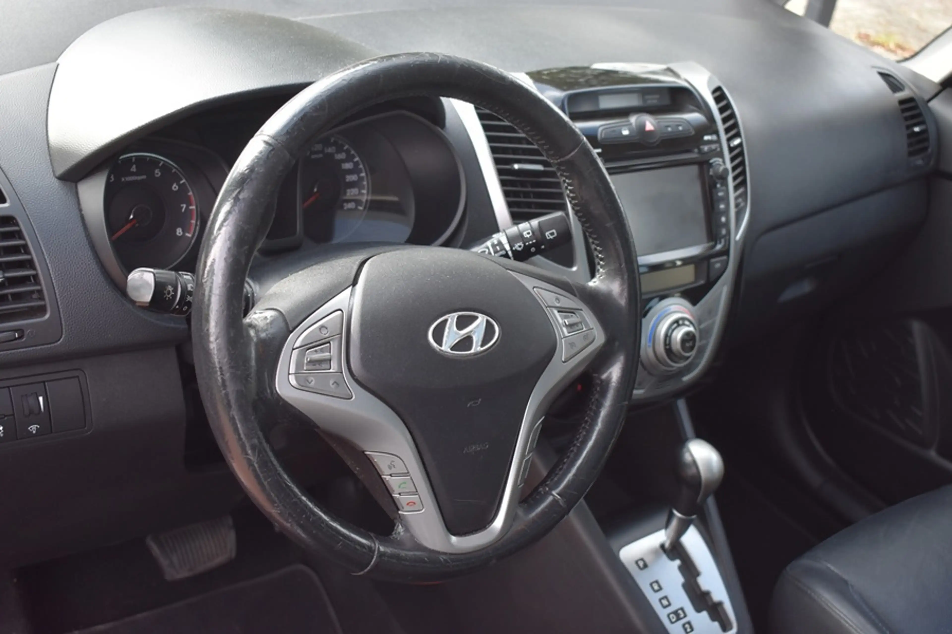 Hyundai iX20 1.6i i-Catcher Automaat/Pano dak/leder bekl/camera — photo 9