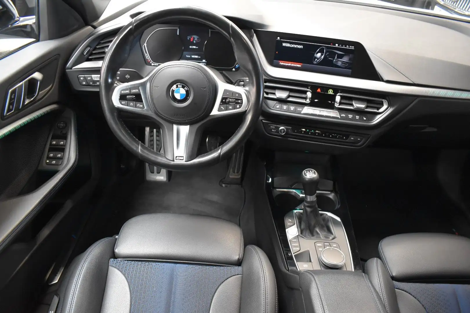 BMW 118 d M SPORT*LED*NAVIGATION*DIGITAL*SHZ*PDC Weiß - 2
