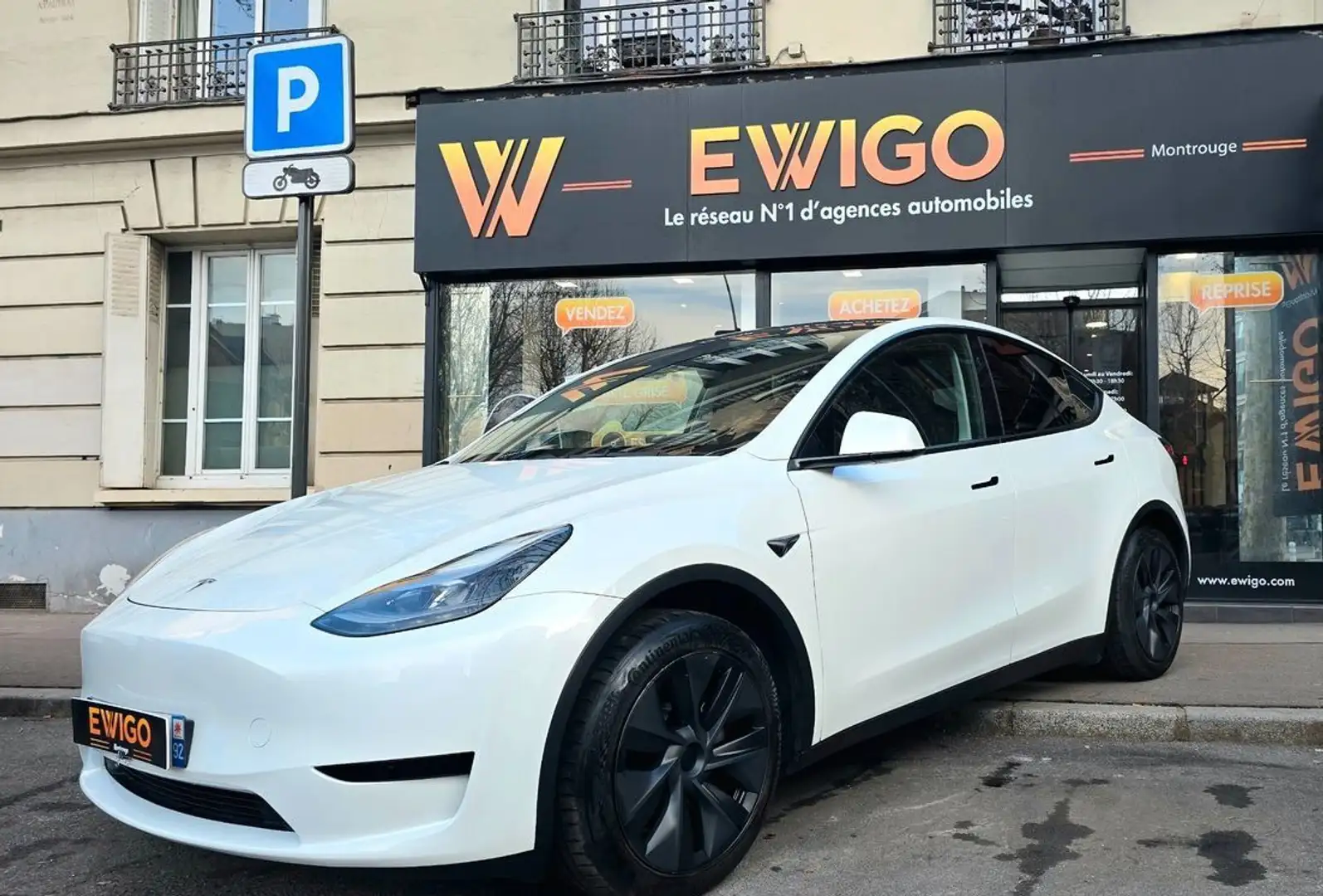 Tesla Model Y standard propulsion Weiß - 1