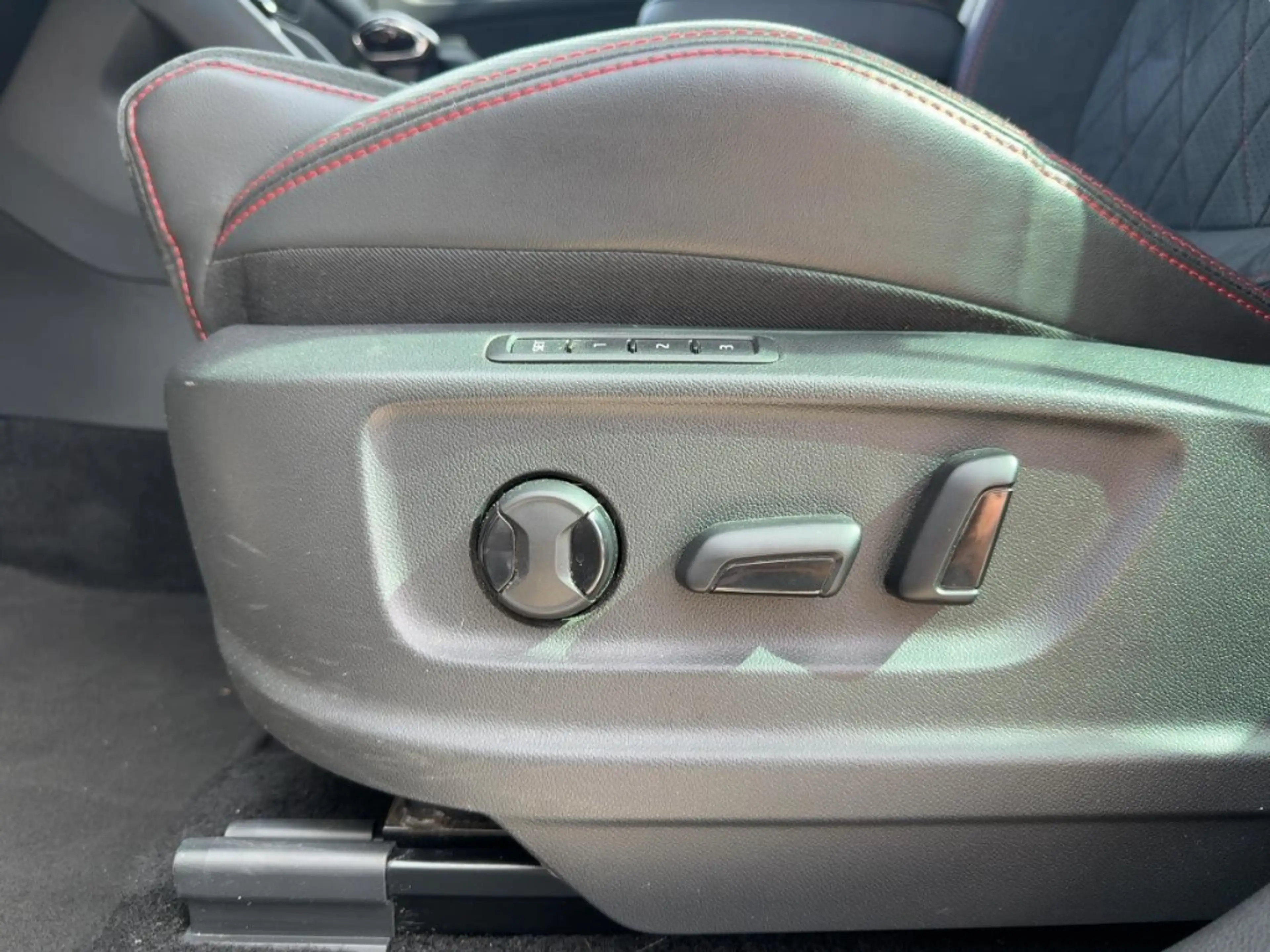 Skoda Kodiaq RS 4x4 LED Navi AHK Pano El. Heckklappe — photo 13