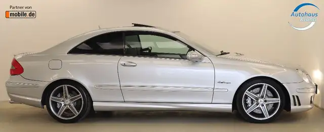 Mercedes-Benz CLK view 5