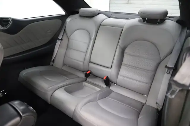 Mercedes-Benz CLK view 11