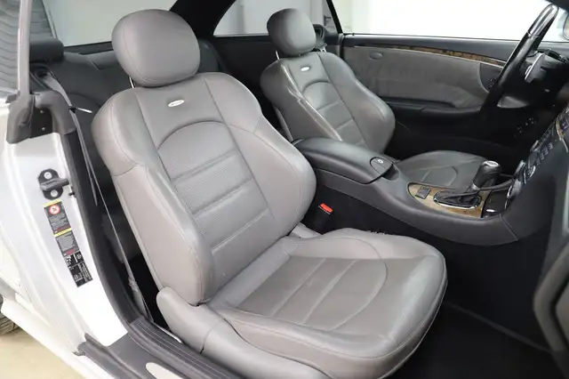 Mercedes-Benz CLK view 10
