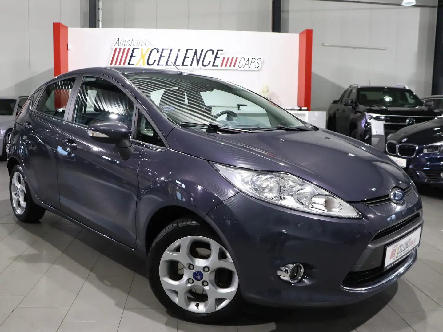 Ford Fiesta 1.4 COOL&SOUND TITANIUM / KLIMAAUTOMATIK Grau - 2