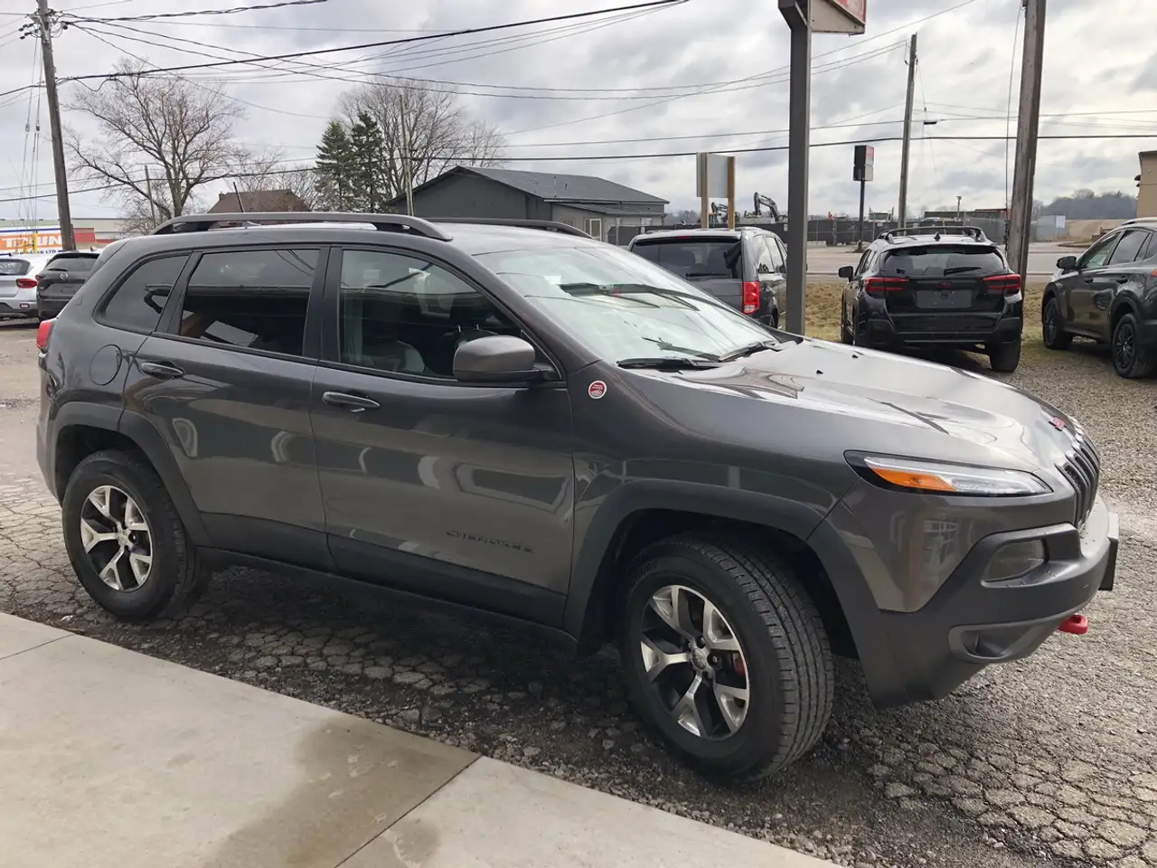 Jeep Cherokee photo Jeep Cherokee